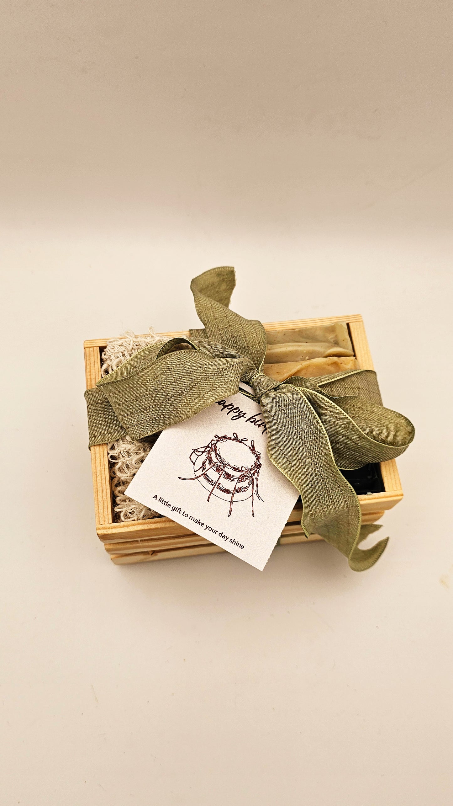 Natural soap gift box | Handmade skincare set by Latheray.